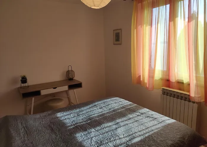 Lamia Na Uzvisini S Pogledom Na Apartman