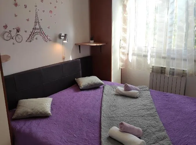 Lamia Na Uzvisini S Pogledom Na Apartman