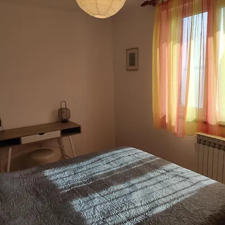 Lamia Na Uzvisini S Pogledom Na Apartamento
